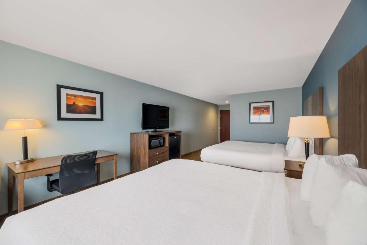 Best Western South Plains Inn & Suites Levelland Exterior photo
