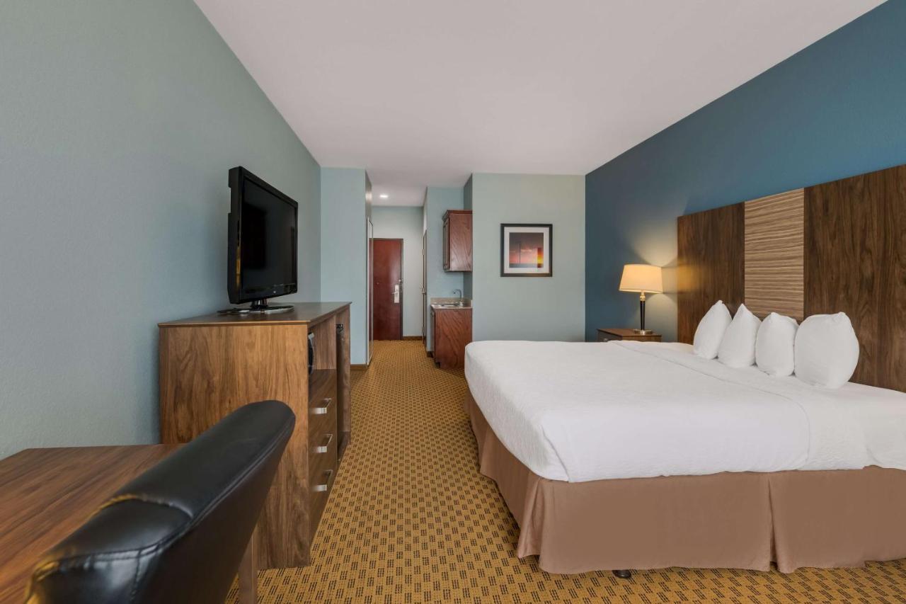 Best Western South Plains Inn & Suites Levelland Exterior photo