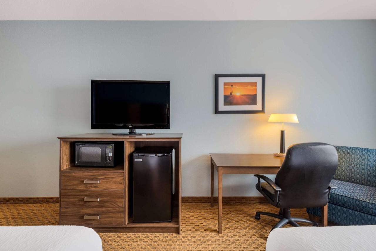 Best Western South Plains Inn & Suites Levelland Exterior photo