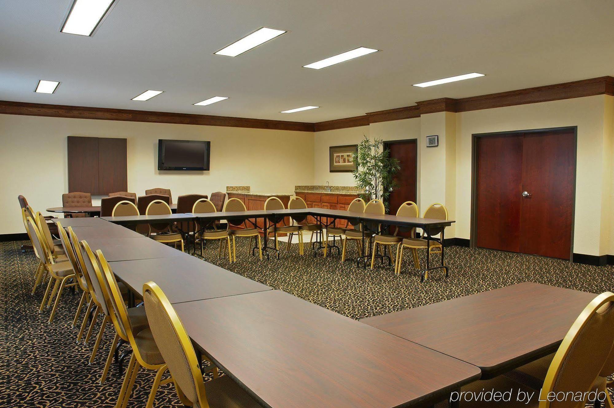 Best Western South Plains Inn & Suites Levelland Exterior photo