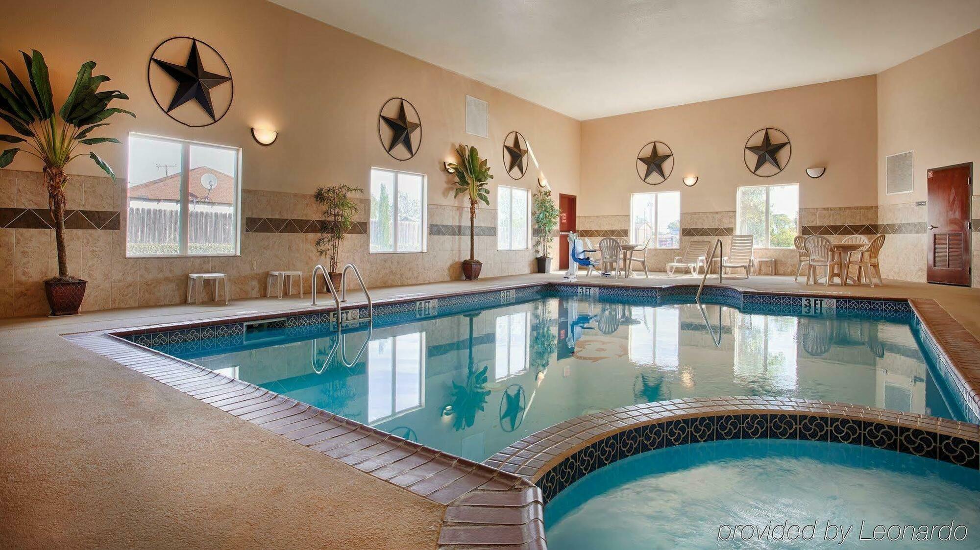 Best Western South Plains Inn & Suites Levelland Exterior photo